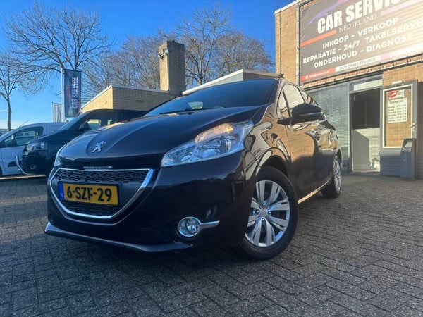 Peugeot 208 1.2 VTI 60KW/82PK 5-D 2013 Zwart PARKSEN/NETJES