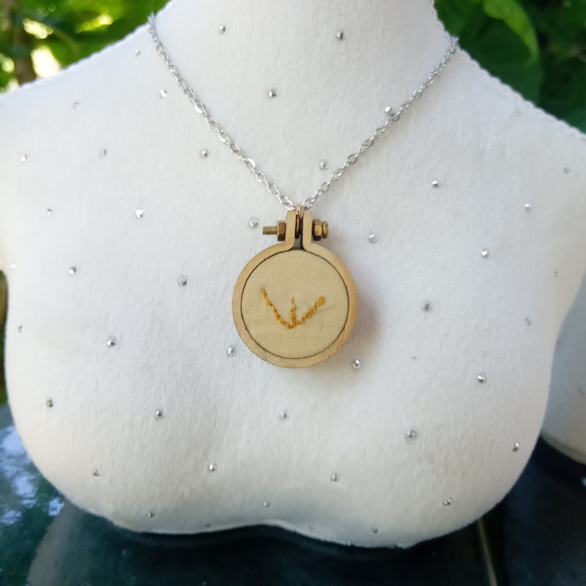 PENDENTIF-TALISMAN TRIANGLE PUBIEN CUSSAC