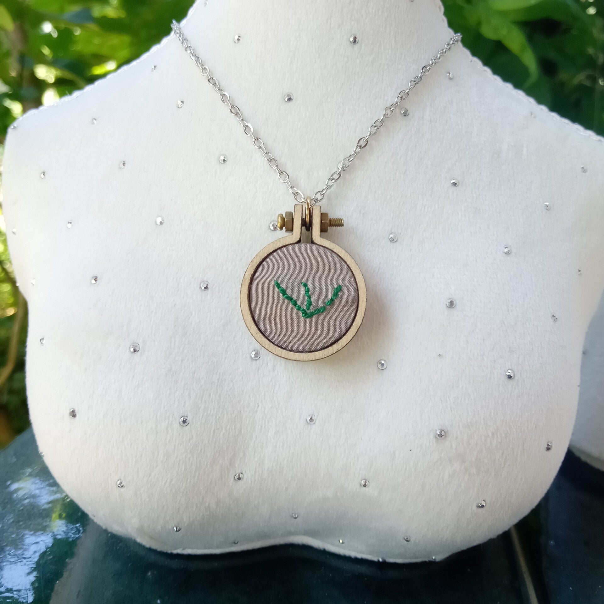 PENDENTIF-TALISMAN TRIANGLE PUBIEN MARSOULAS