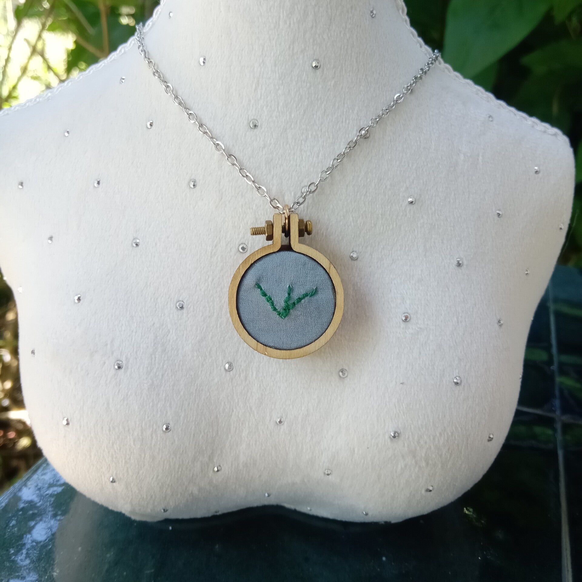 PENDENTIF-TALISMAN TRIANGLE PUBIEN BEDEILHAC