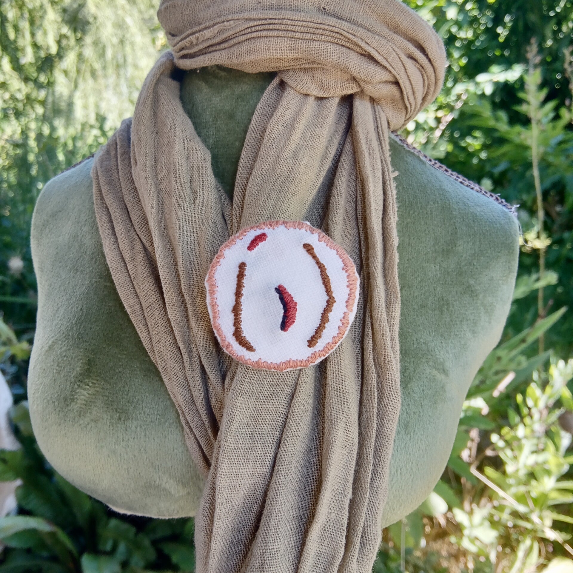 BROCHE-TALISMAN TRIANGLE PUBIEN COUGNAC