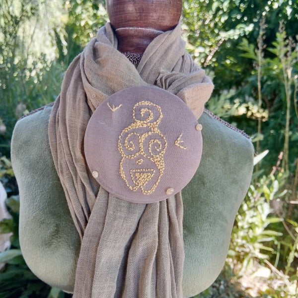 BROCHE-TALISMAN VENUS MONRUZ