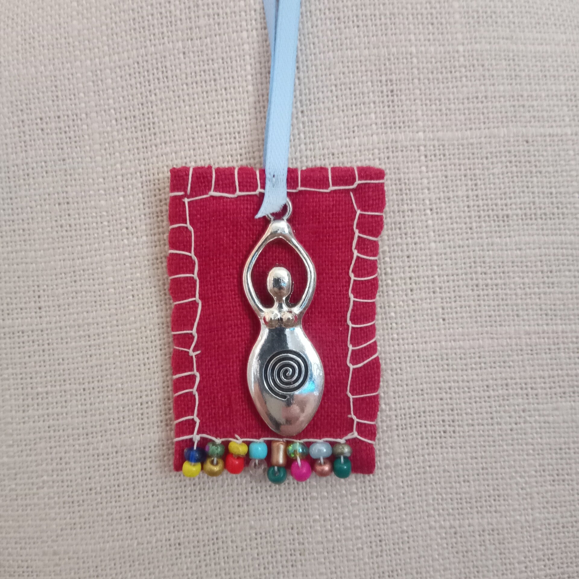 AMULETTE DEESSE PAIENNE "LA GRANDE DEESSE "