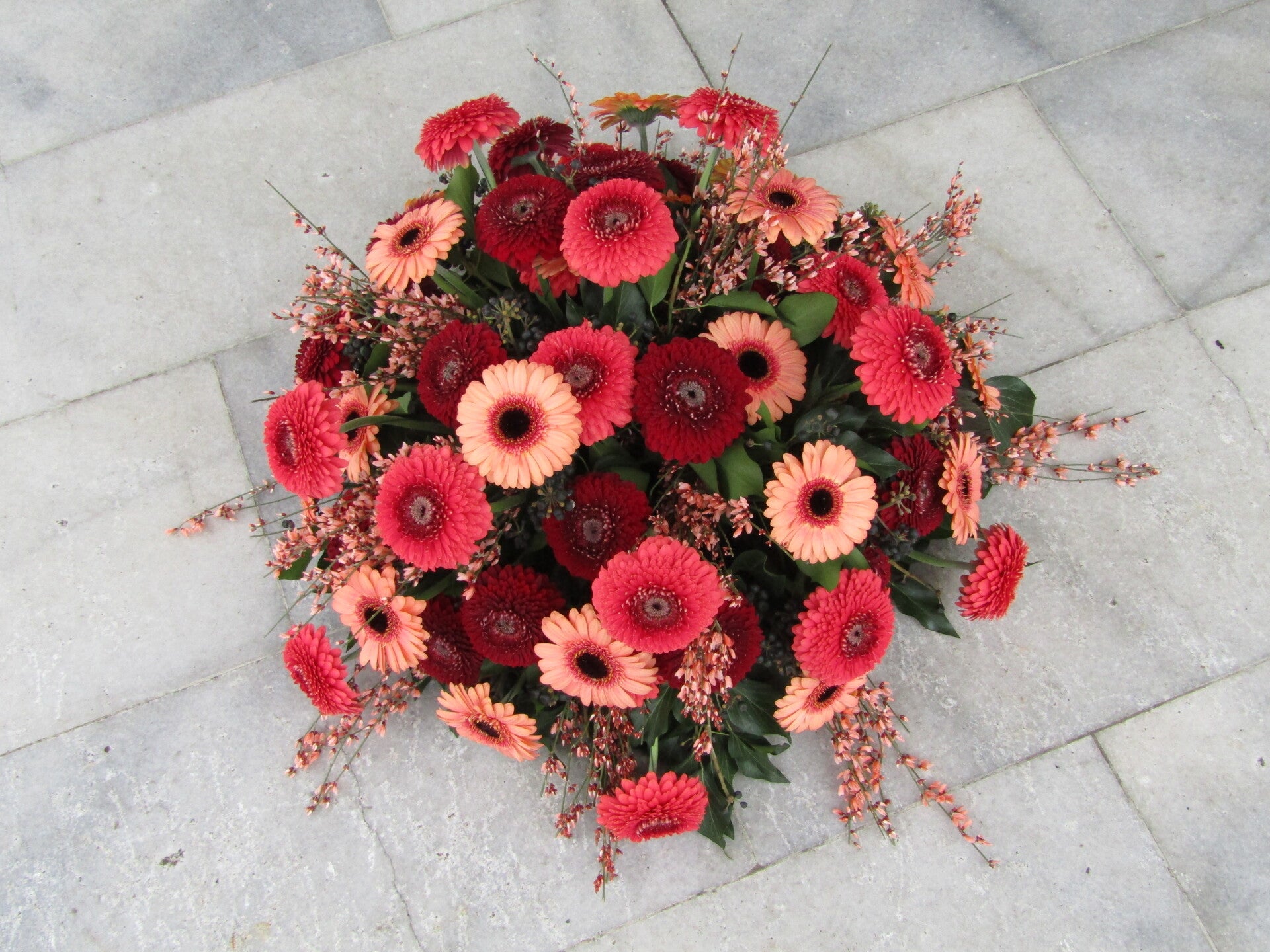 Warmkoraal ~ Rouwstuk Gerbera