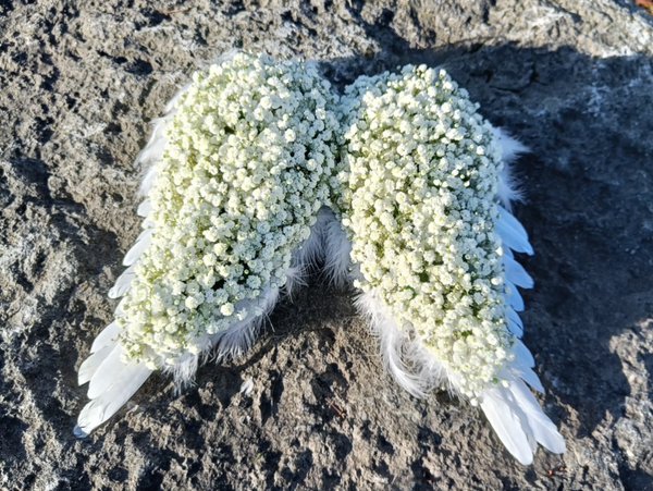 Hemelswit ~ Rouwstuk van witte vleugels