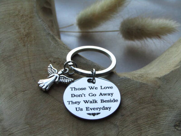 Sleutelhanger ~ Walk beside us everyday