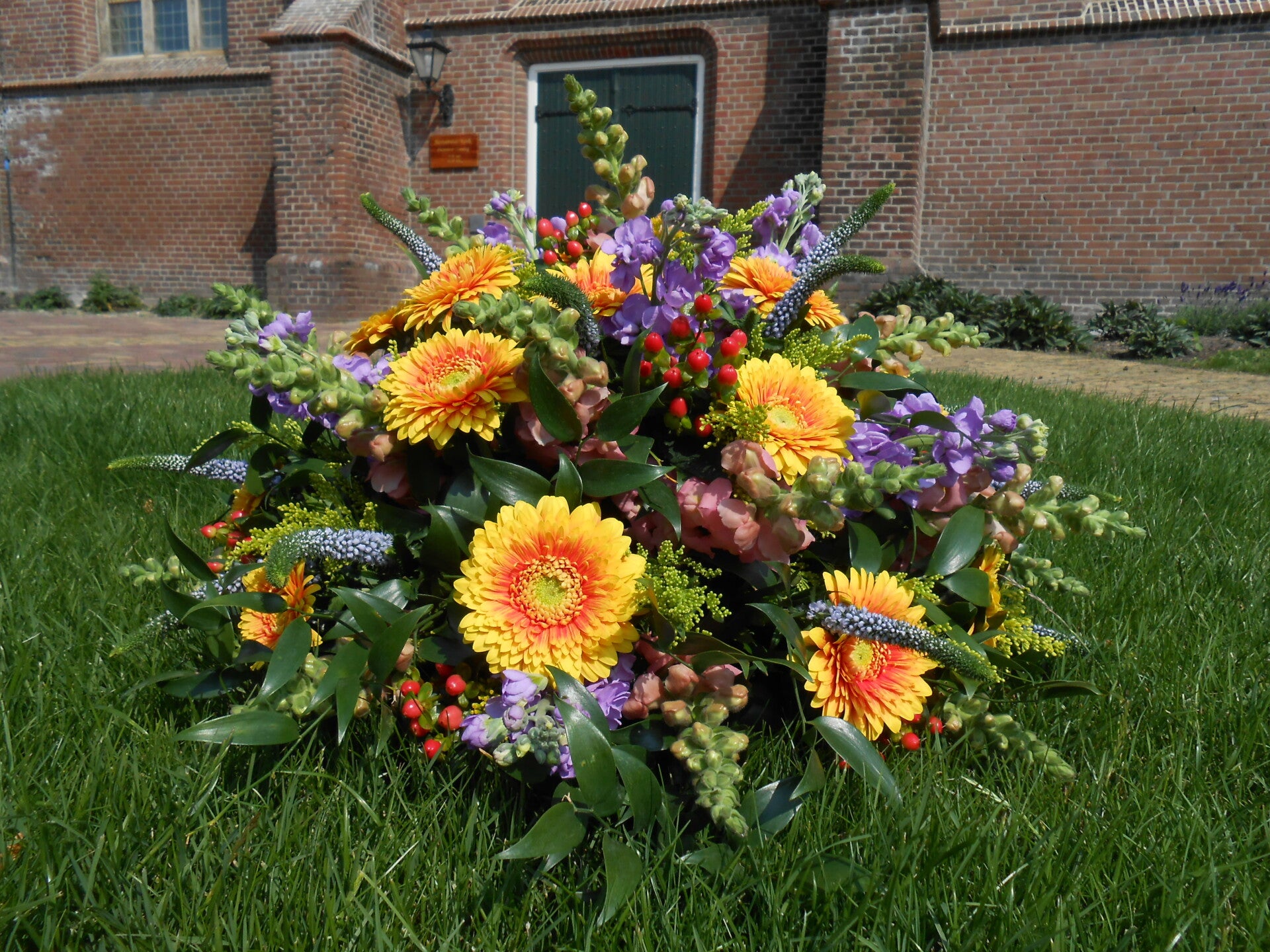 Rouwstuk ~ Lilageel biedermeier luchtig