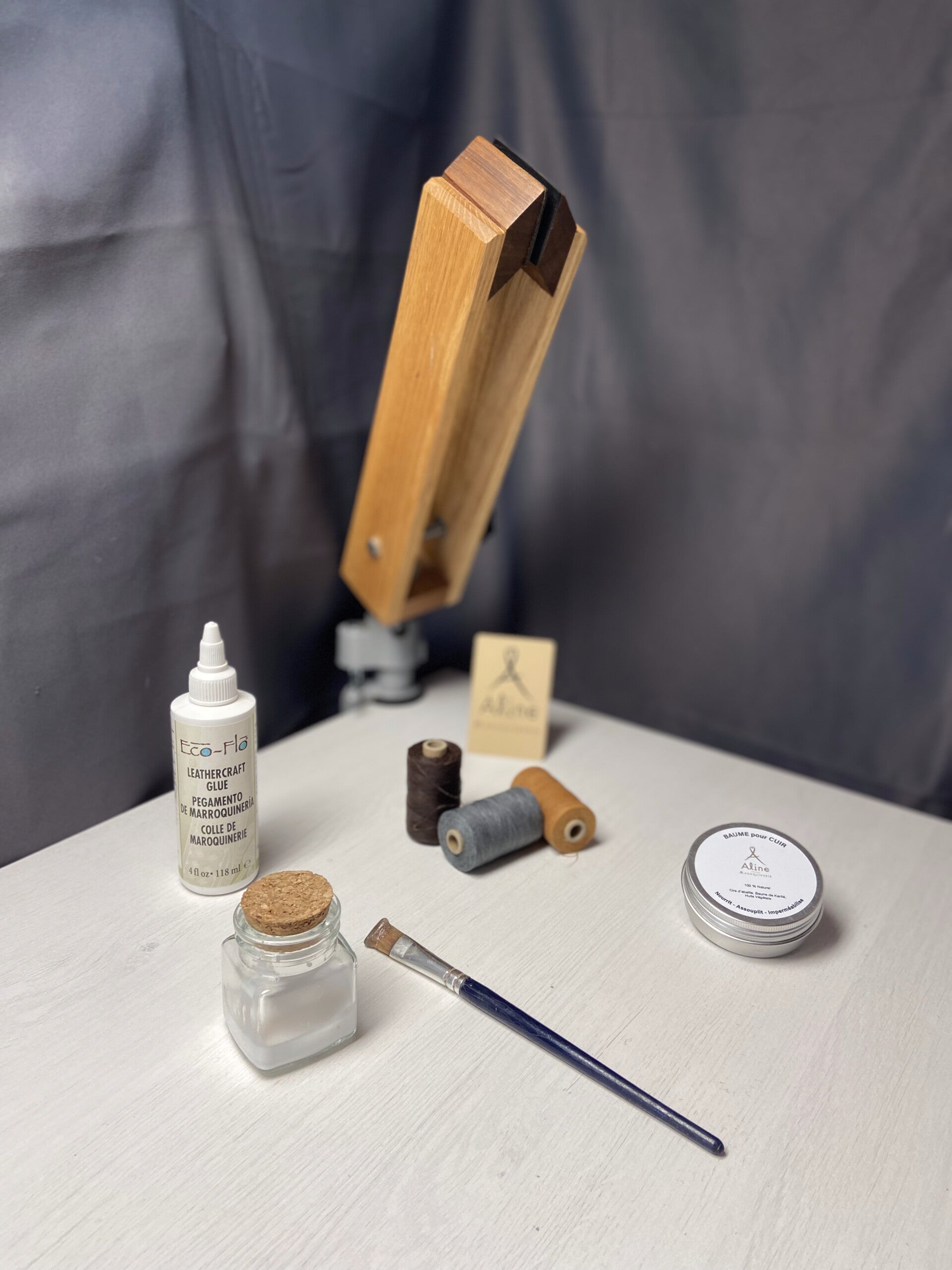 travail a la main Atelier boutique cuir aline maroquinerie créations artisanales oloron sainte marie 64