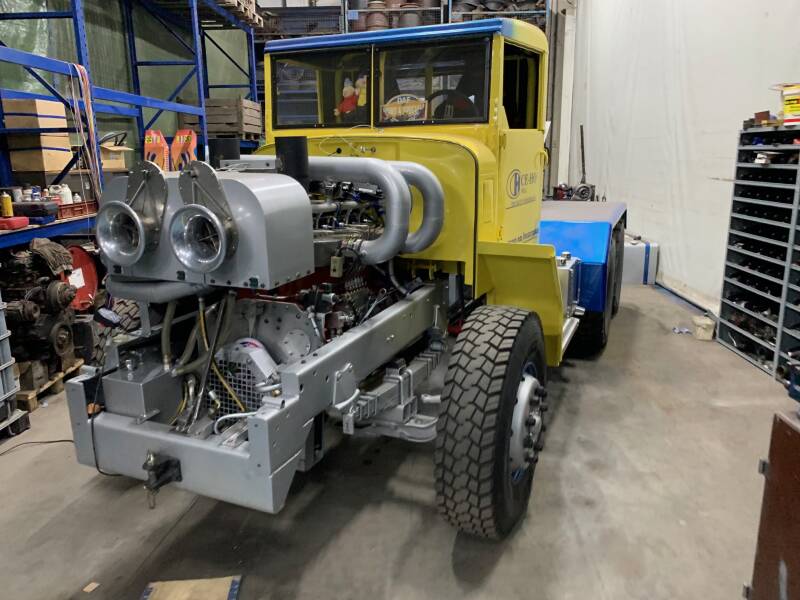 nieuwe truck zonder motorkap