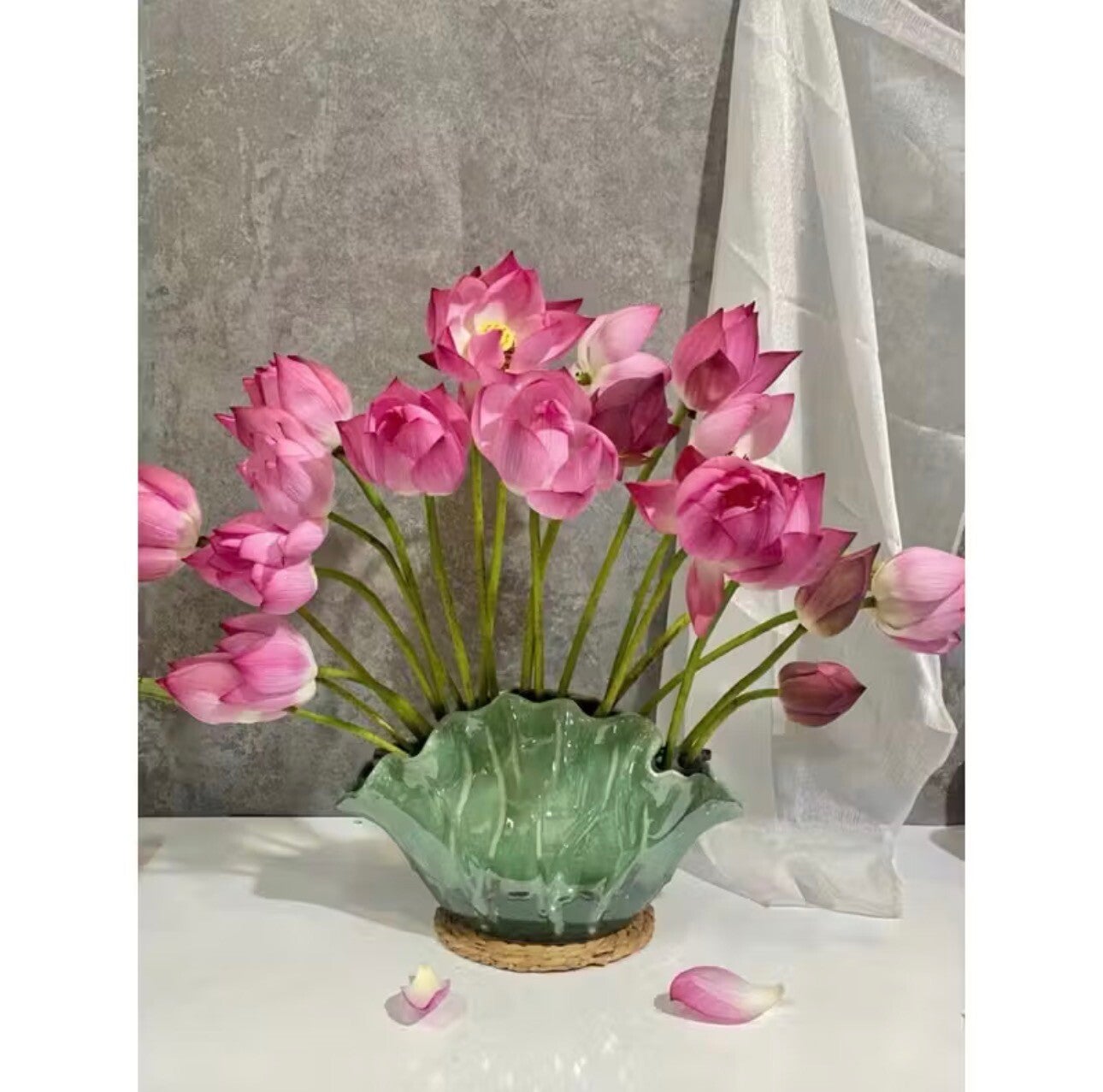 Vase céramique Bat Trang sous forme d'une feuille de lotus Vert