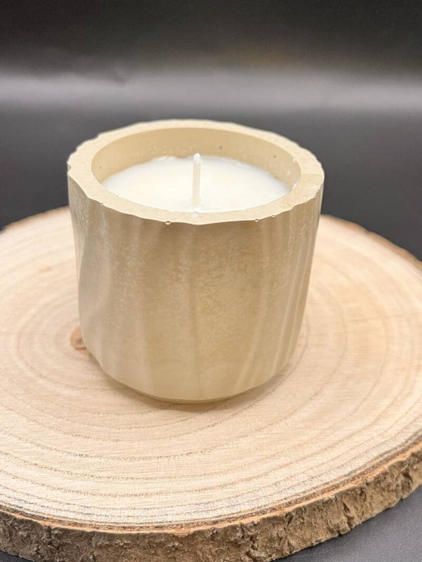 Personalisierte Baumstamm-Kerze aus Gießmasse – Dein Design, Dein Duft
