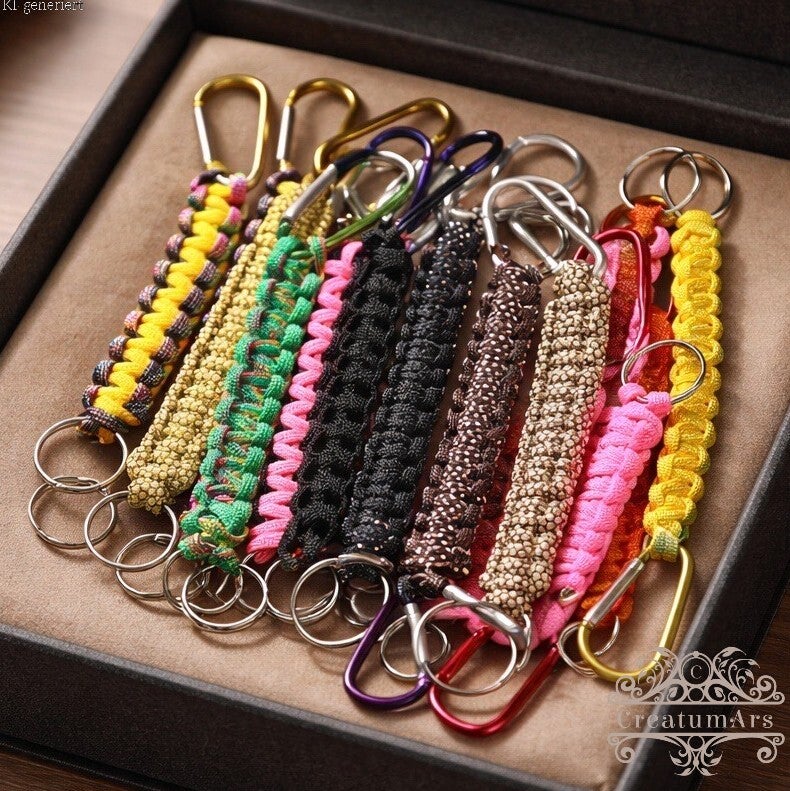 Paracord Schlüsselanhänger "Cobra-Knot" mit Karabiner – Dein Utility-Begleiter