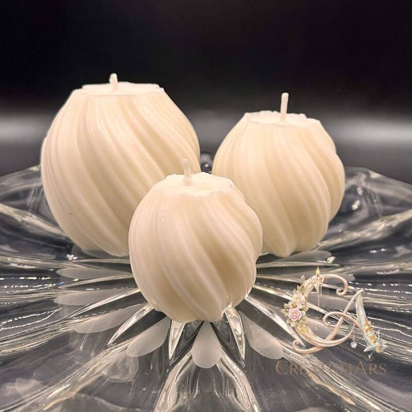 Moderne Swirl-Ballkerze aus Sojawachs – Individuelle Farbwahl & 3 Größen verfügbar ✨