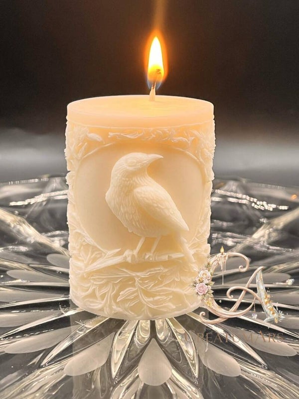 Handgefertigte Raben-Standkerze – Individuelle Farbwahl – Jede Kerze ein Unikat 🦅✨