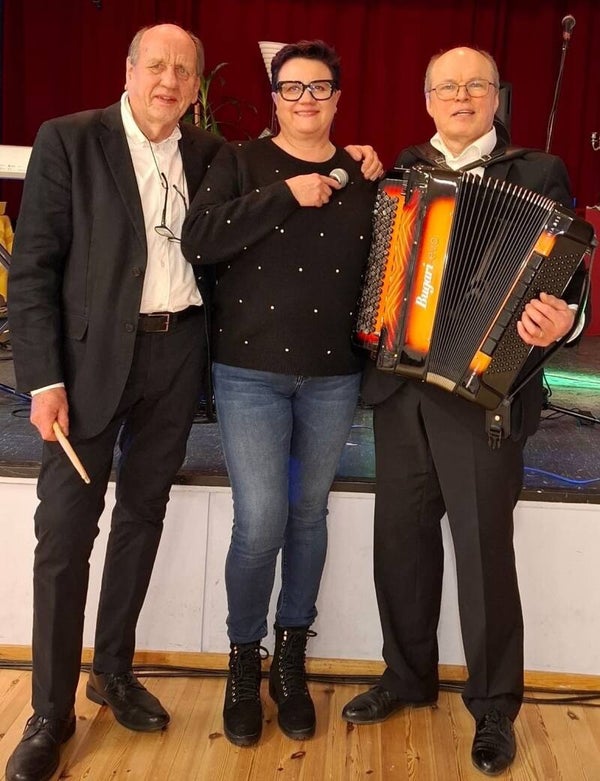 29.08.2026 Lauantai klo 19.00 - 23.00: Anu Keronen ja Saturnus