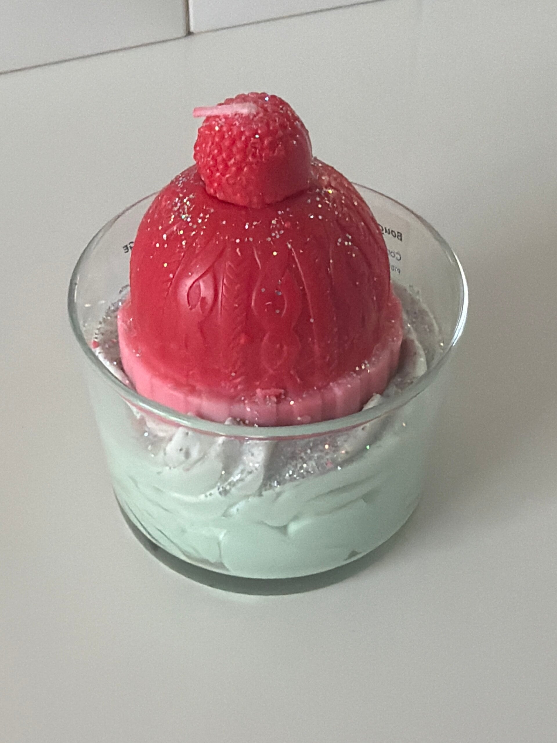 Bougie BONNET DE NOËL parfum « sucre d’orge »