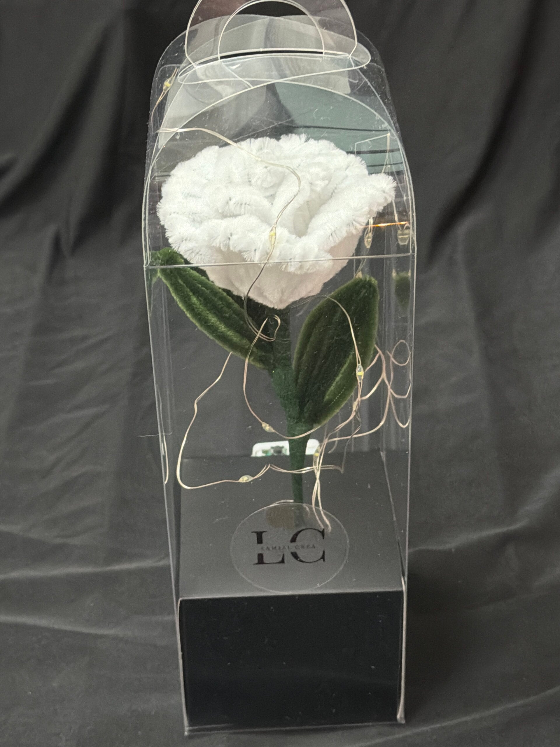 Rose éternelle lumineuse blanche