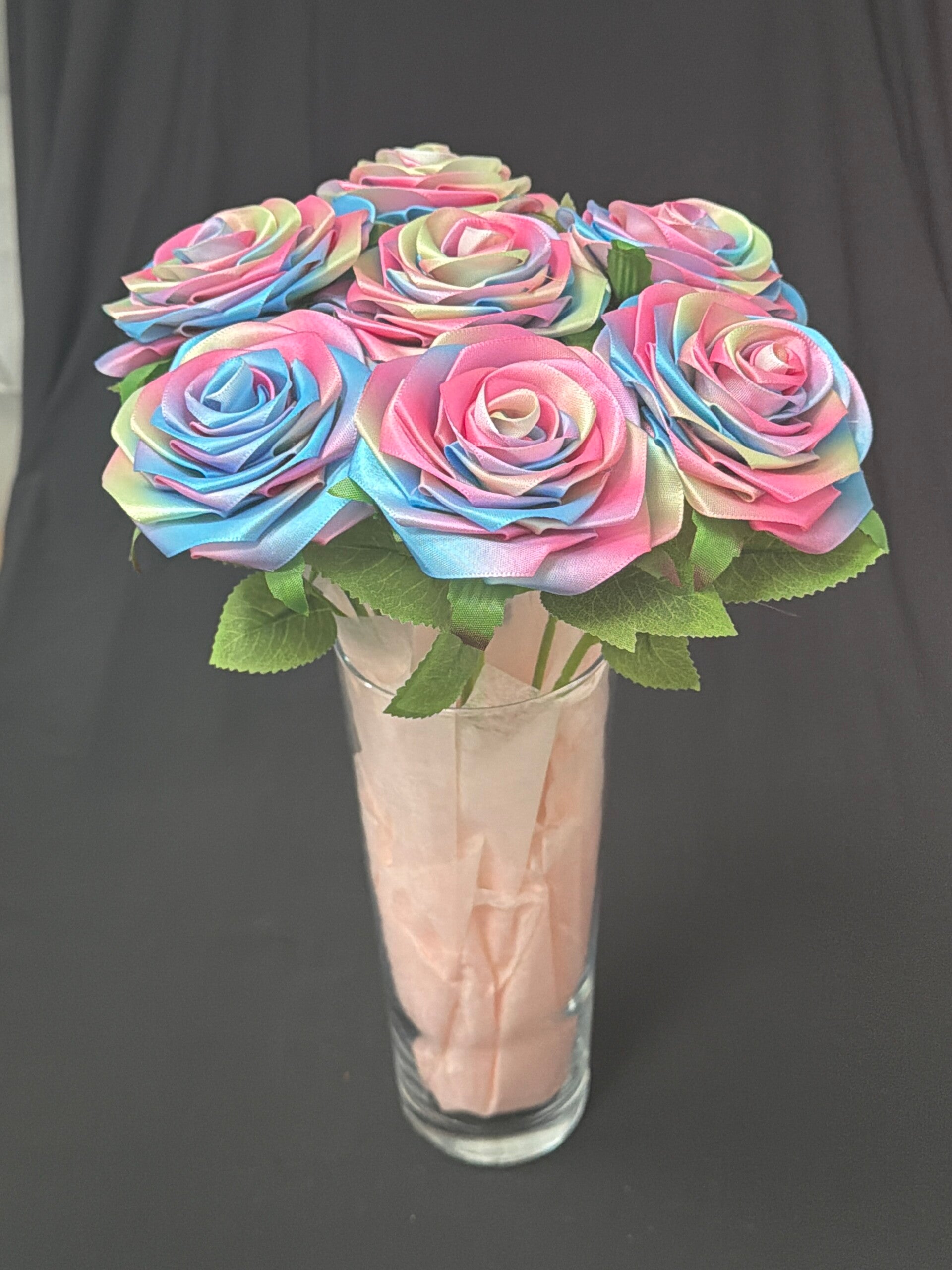 Vase de fleurs en satin multicolore