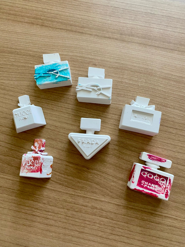 Petit parfum en plâtre, diverses couleurs