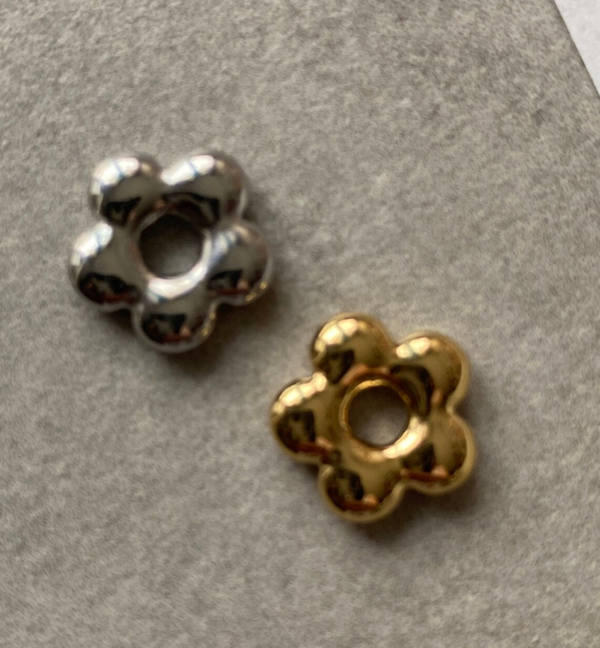Fleurs pour boucles d’oreilles interchangeables