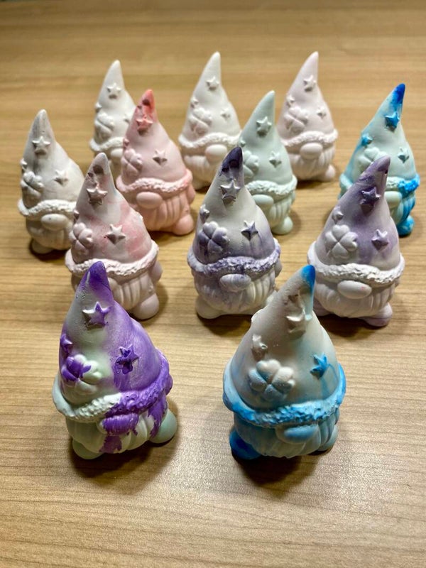Petit gnome en plâtre, divers coloris