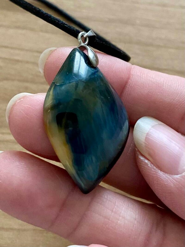 Collier cordon noir réglable, pendentif Oeil de faucon