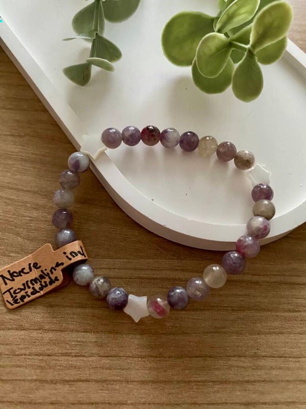 Bracelet Tourmaline rose inclusion et étoiles en Nacre  (numéro 357)