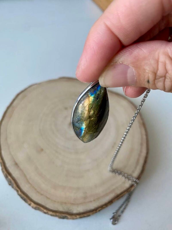 Collier pendentif Labradorite chaîne acier