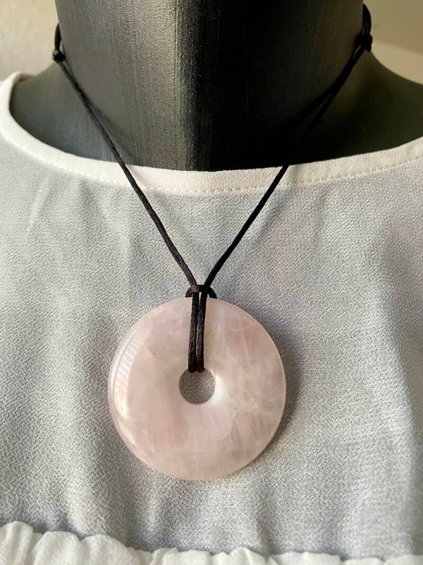 Collier noir réglable, grand Donut Quartz rose