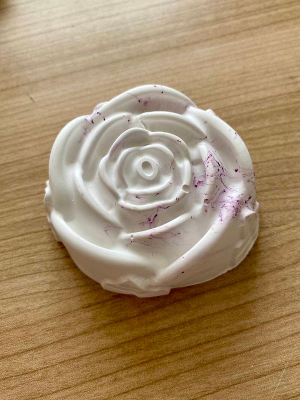 Rose en plâtre