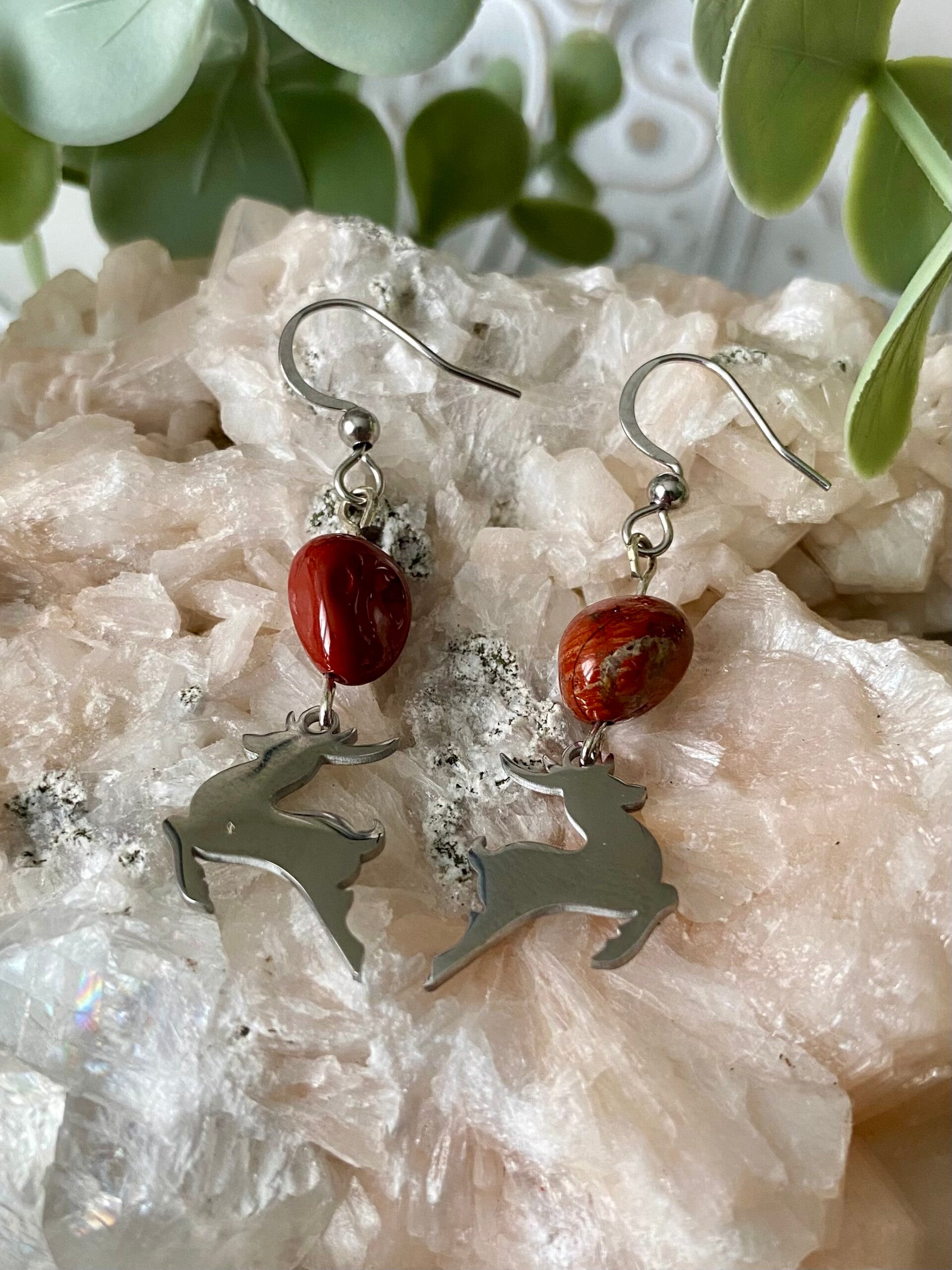 Boucles d’oreilles Jaspe rouge et Rennes (numéro 156)