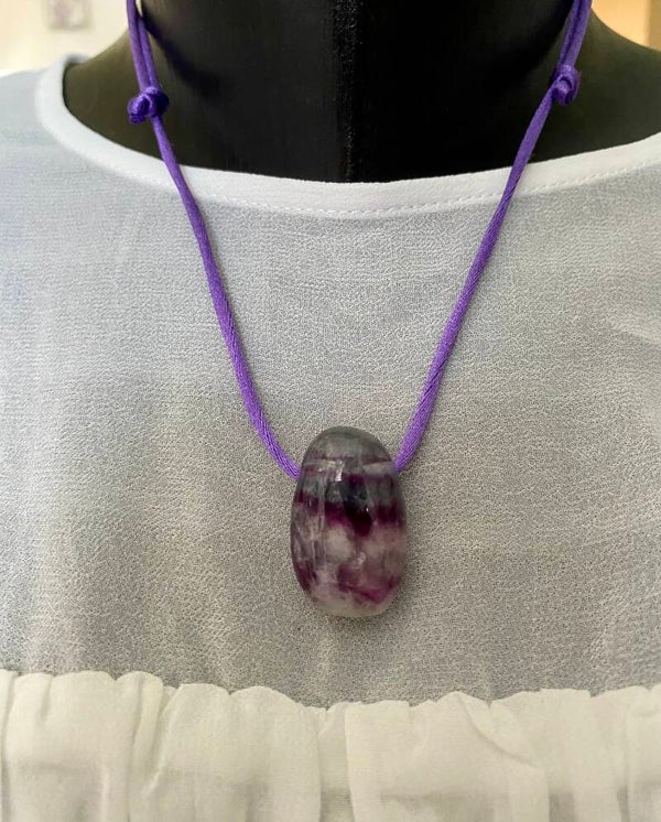 Collier cordon réglable violet Fluorite