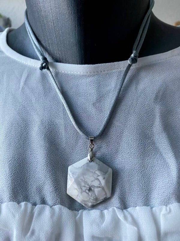 Collier cordon gris réglable, Howlite