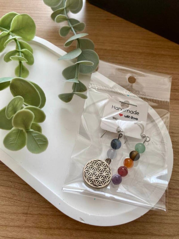 Boucles d’oreilles Asymétrique Agate teintée orange, Cornaline, Calcédoine, Lapis-lazuli, Oeil de tigre, Améthyste, Aventurine verte (numéro 36)