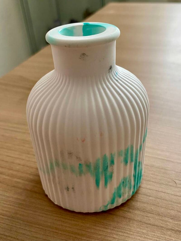 Vase en plâtre