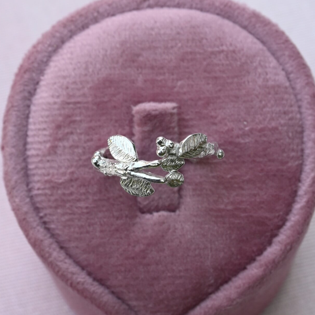 Zilveren ring botanisch