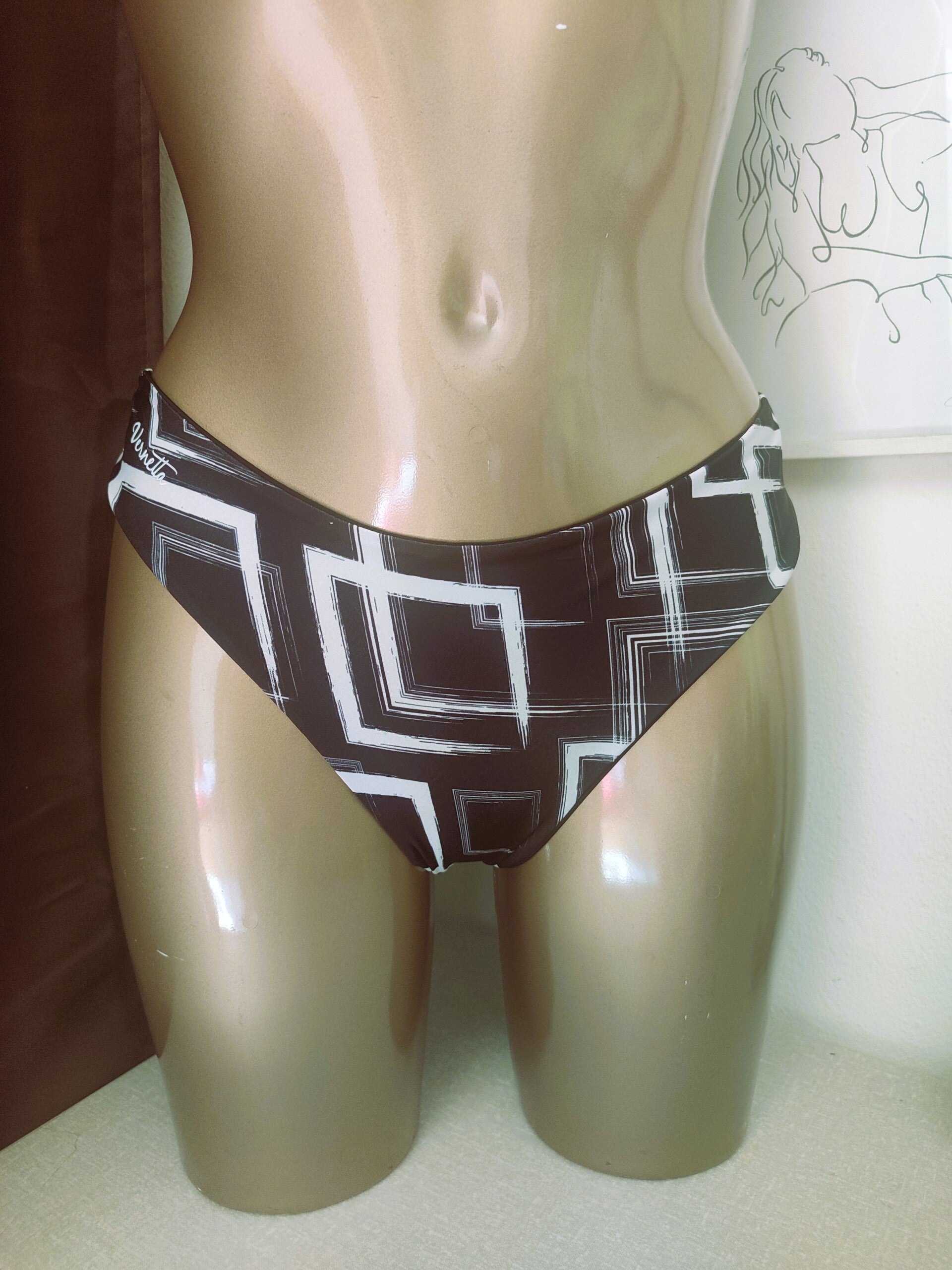 Tanga Rombos negros - Conjunto Disponible -