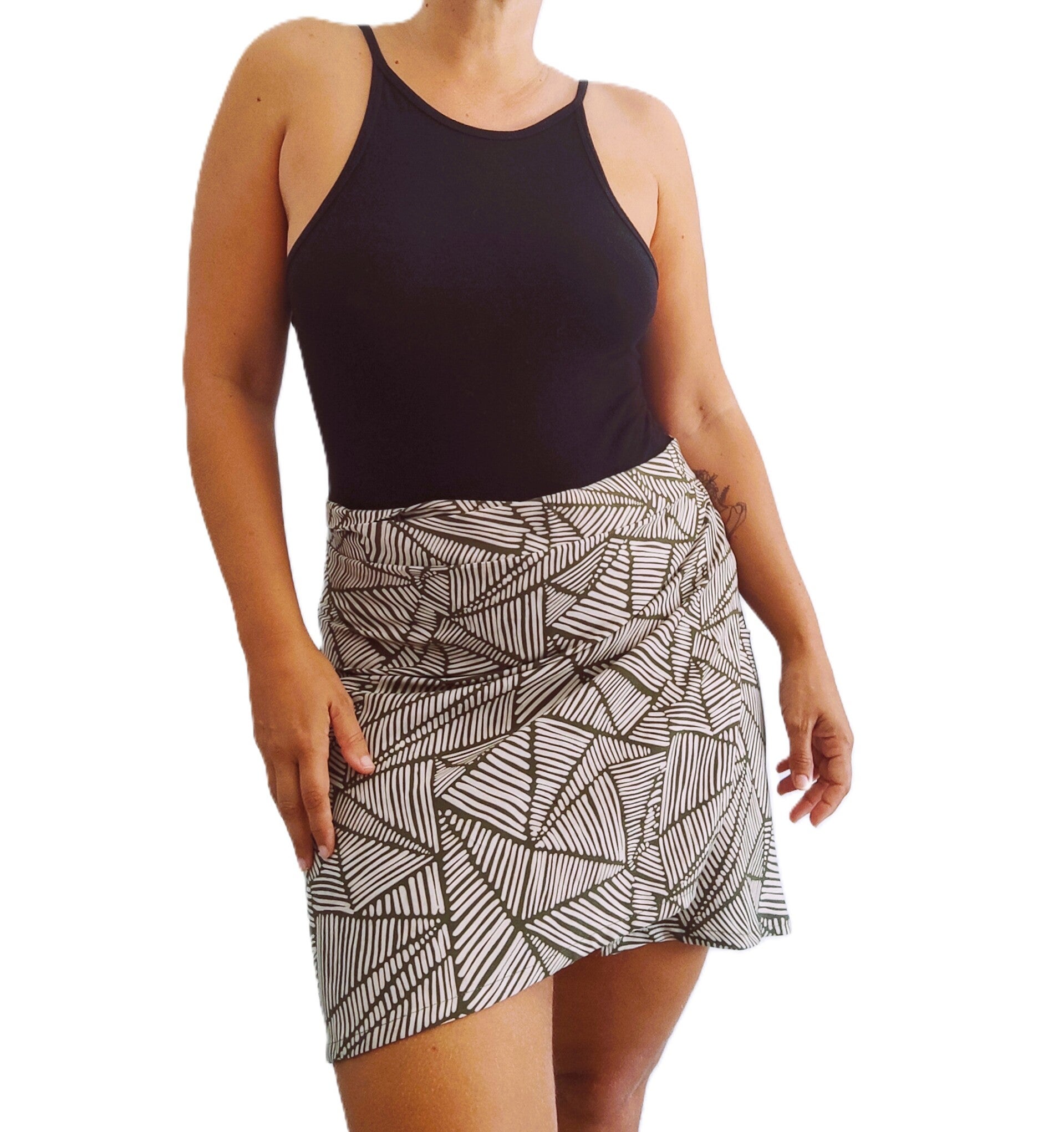 Falda Burdeos - Geometría en verde