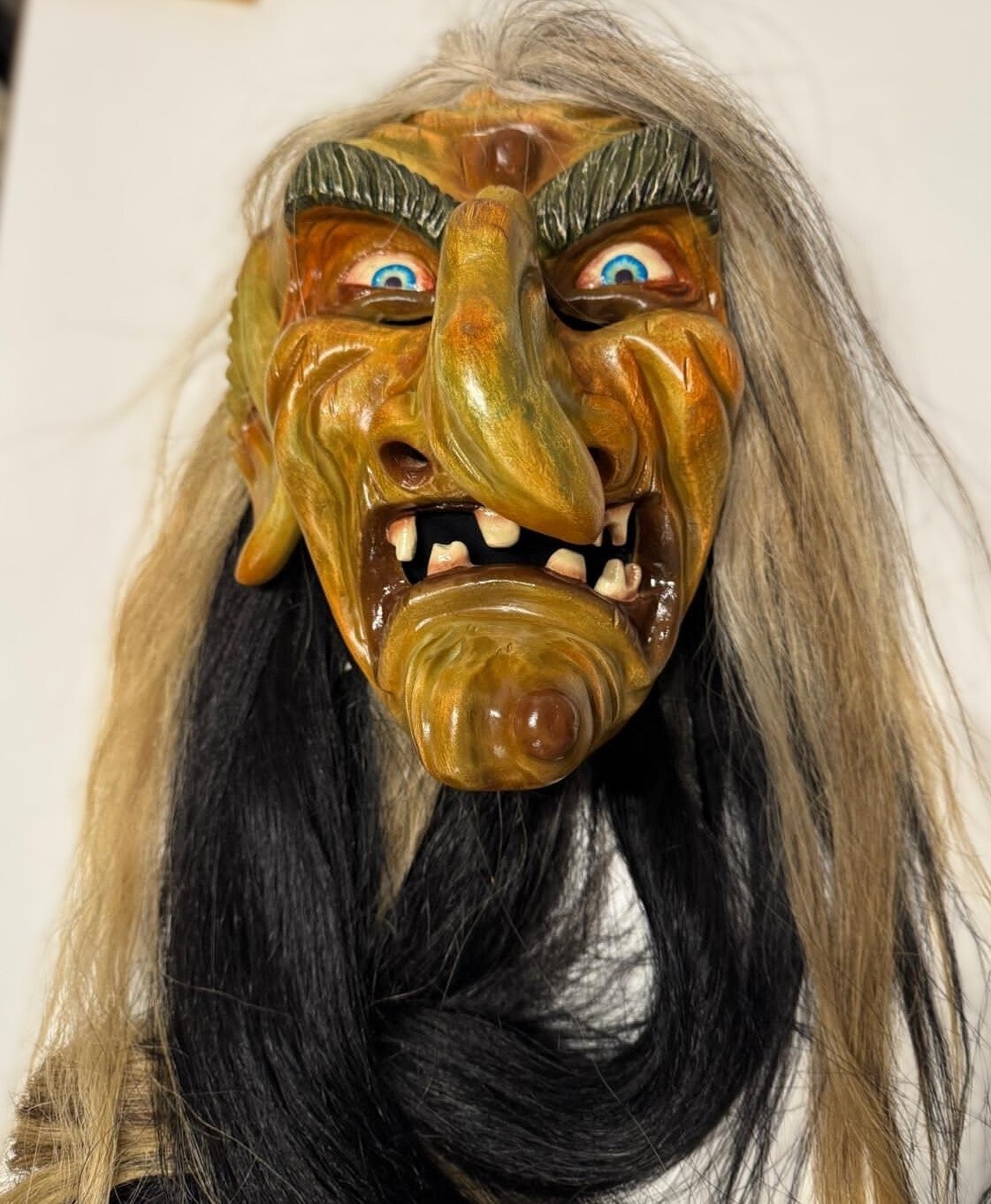 Maske Moorschrättele blaue Augen