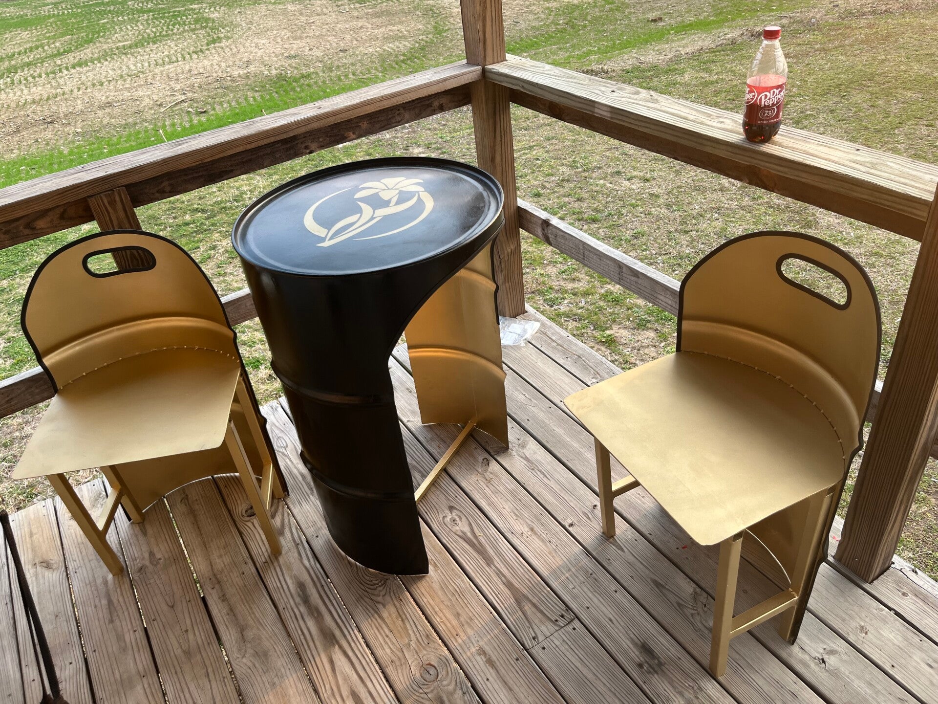 Barrell Table & Chair Set