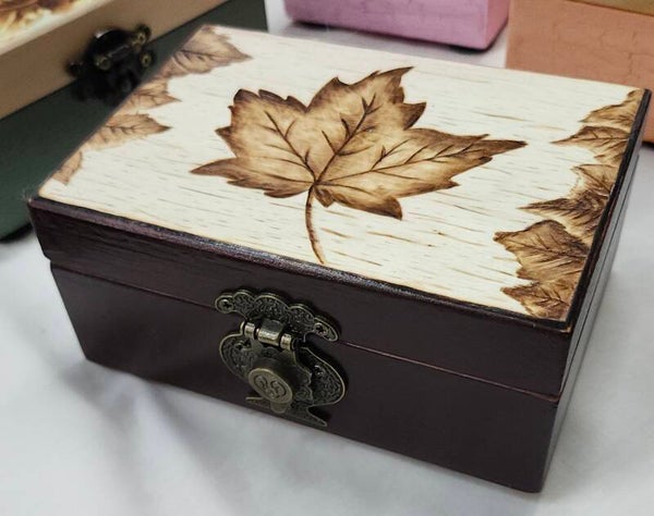 Maple leaf trinket box