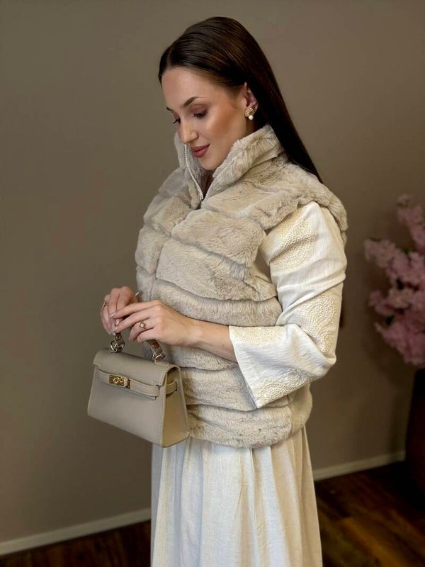New in: Cosy cloud waistcoat
