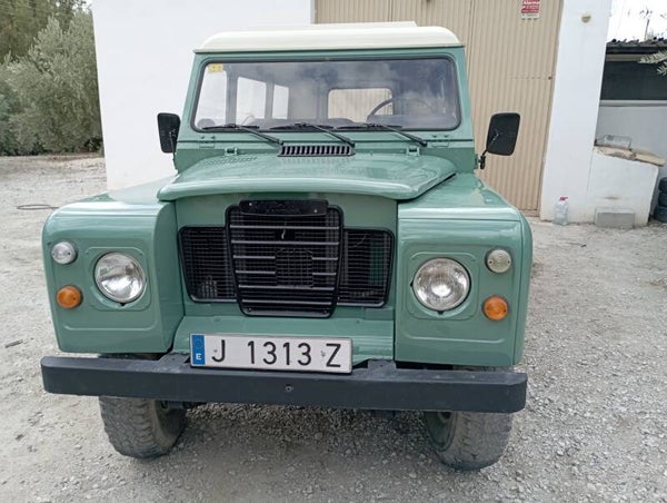 Land Rover Santana 109