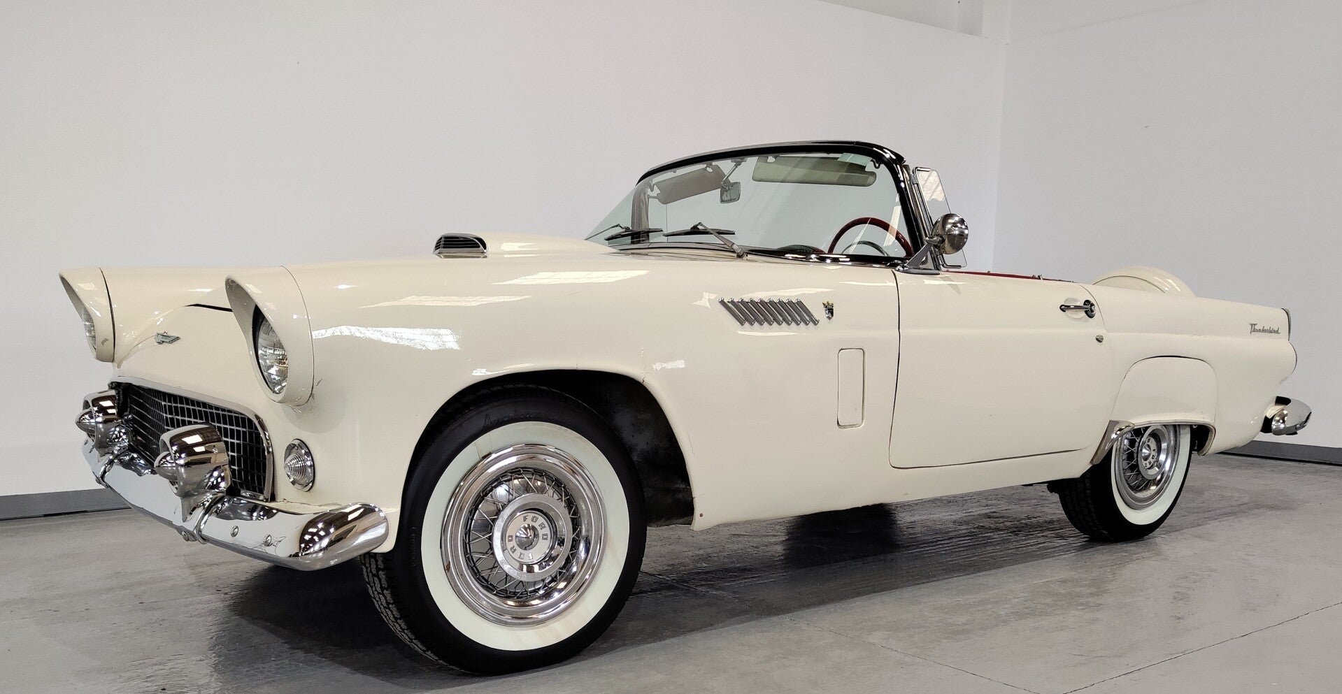 FORD THUNDERBIRD