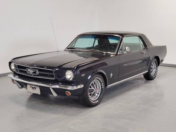 FORD MUSTANG