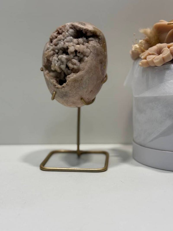 Roze Amethist op Standaard - 0,940 Kilogr.