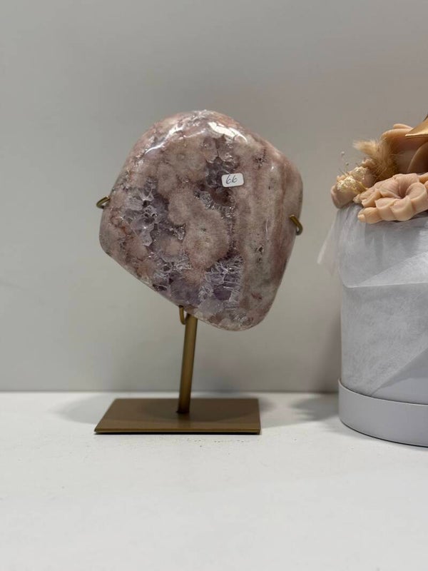 Roze Amethist op Standaard - 1,450 Kilogr.
