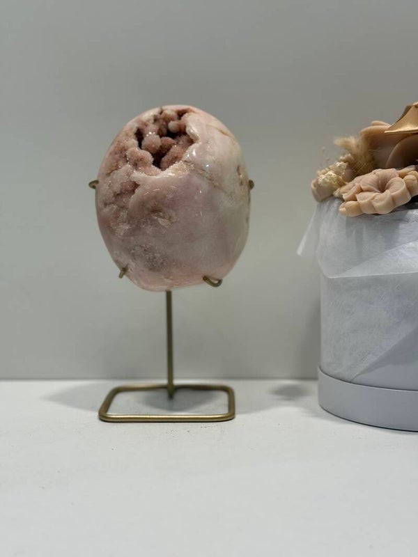 Roze Amethist op Standaard - 1,076 Kilogr.