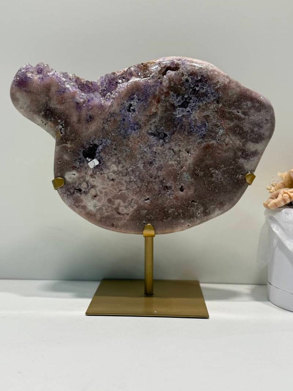 Roze Amethist op Standaard - 5,484 Kilogr.