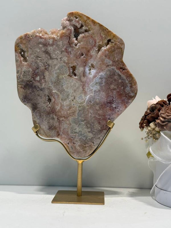 Roze Amethist op Standaard - 1,664 Kilogr.